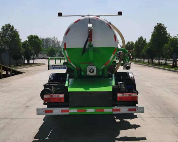 東風(fēng)多利卡6方純電動(dòng)吸污車(chē)