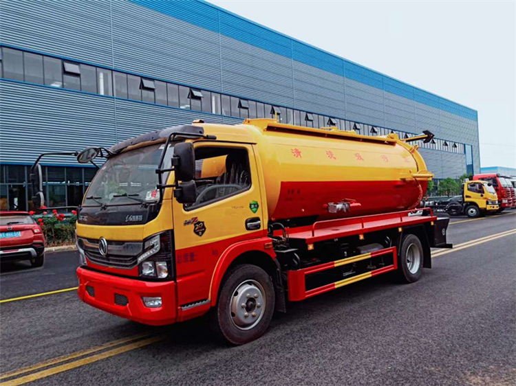東風多利卡8.8方一體罐清洗吸污車
